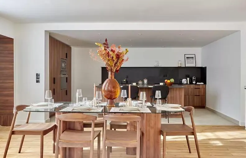 Elegant Two Bedroom Apt In Luxembourg City Center